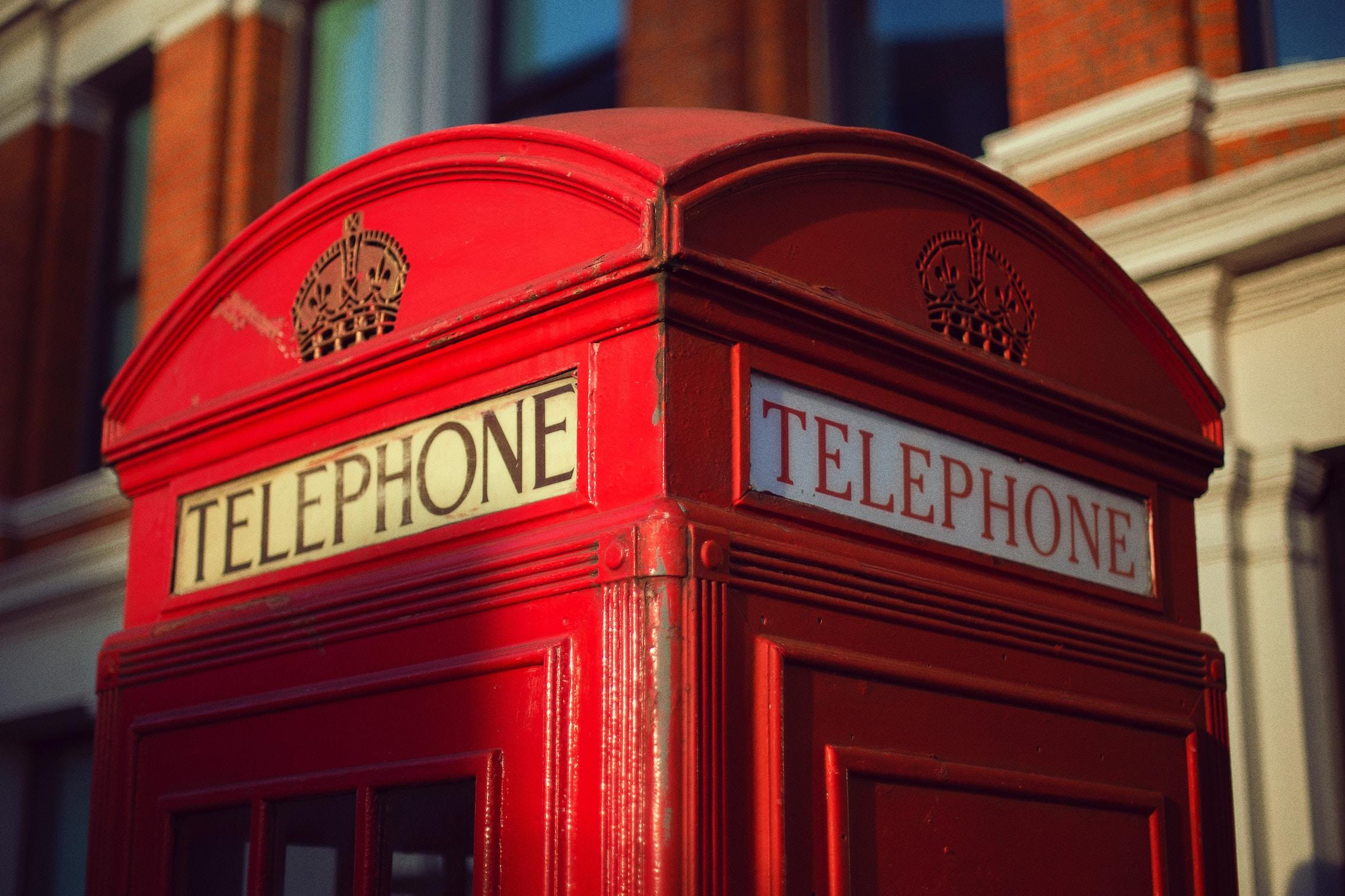 pozycjonowanie z polski na rynek uk, zdjęcie czerwonej budki telefonicznej